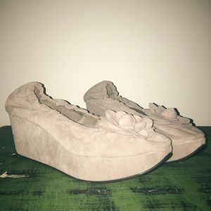 Smokey beige - gray Restricted platforms